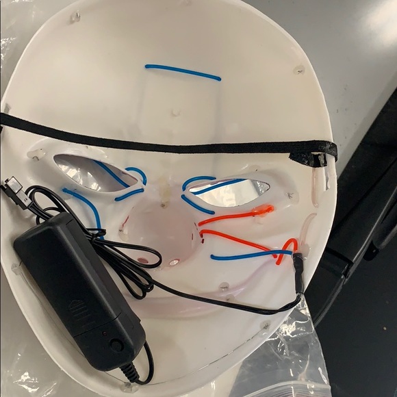 NWT light up costume mask - Picture 4 of 4